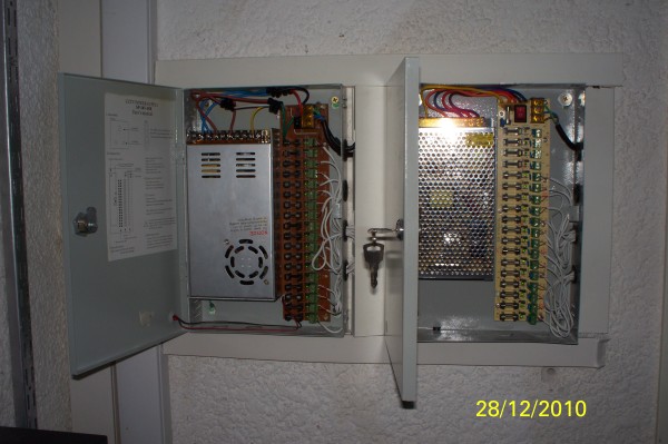 Muestra de fuente de poder para camaras instaladas
